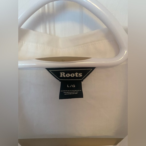⭐️Roots Button Down Short Sleeve Shirt⭐️ - Picture 2 of 5